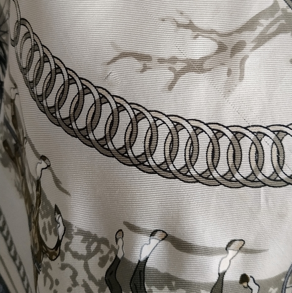 Hermes La Promenade de Longchamps Scarf - Picture 12 of 13